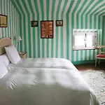 Boutique Conde De La Corte