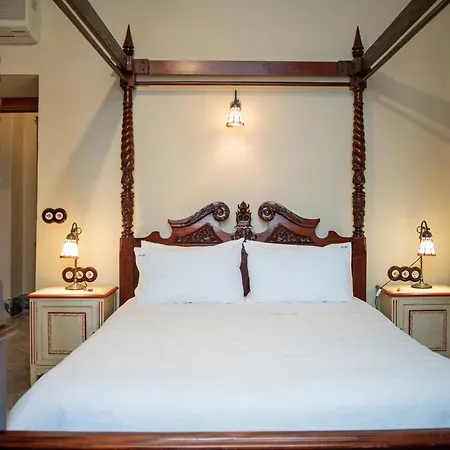 Boutique Conde De La Corte Hotel 4*