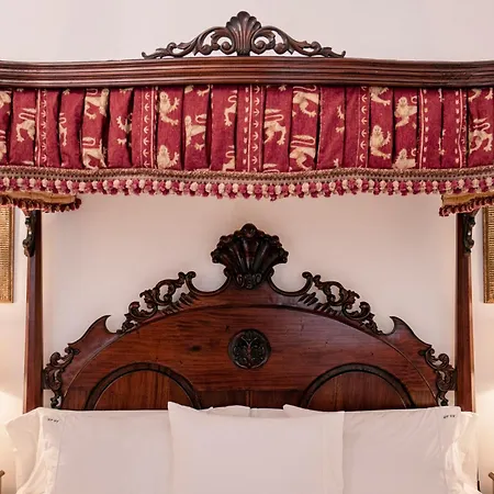 Boutique Conde De La Corte