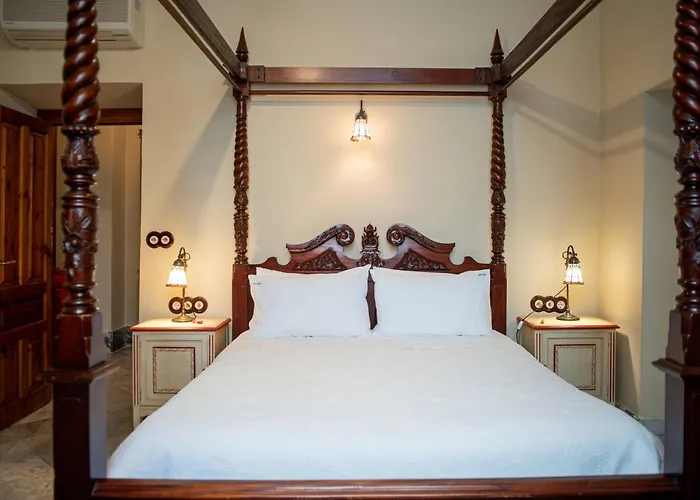 Boutique Conde De La Corte Hotel 4*