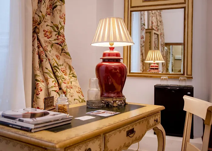 Boutique Conde De La Corte Hotel